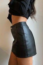 Load image into Gallery viewer, Manhattan Mini Skirt
